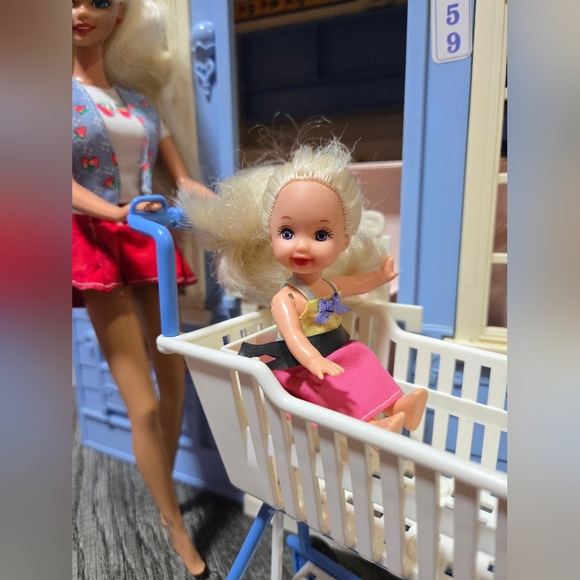 1995 Shoppin' Fun Barbie and Kelly - Picture 2 of 6